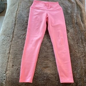 7/8 High Waist Airbrush Legging in Macaron Pink
alo yoga